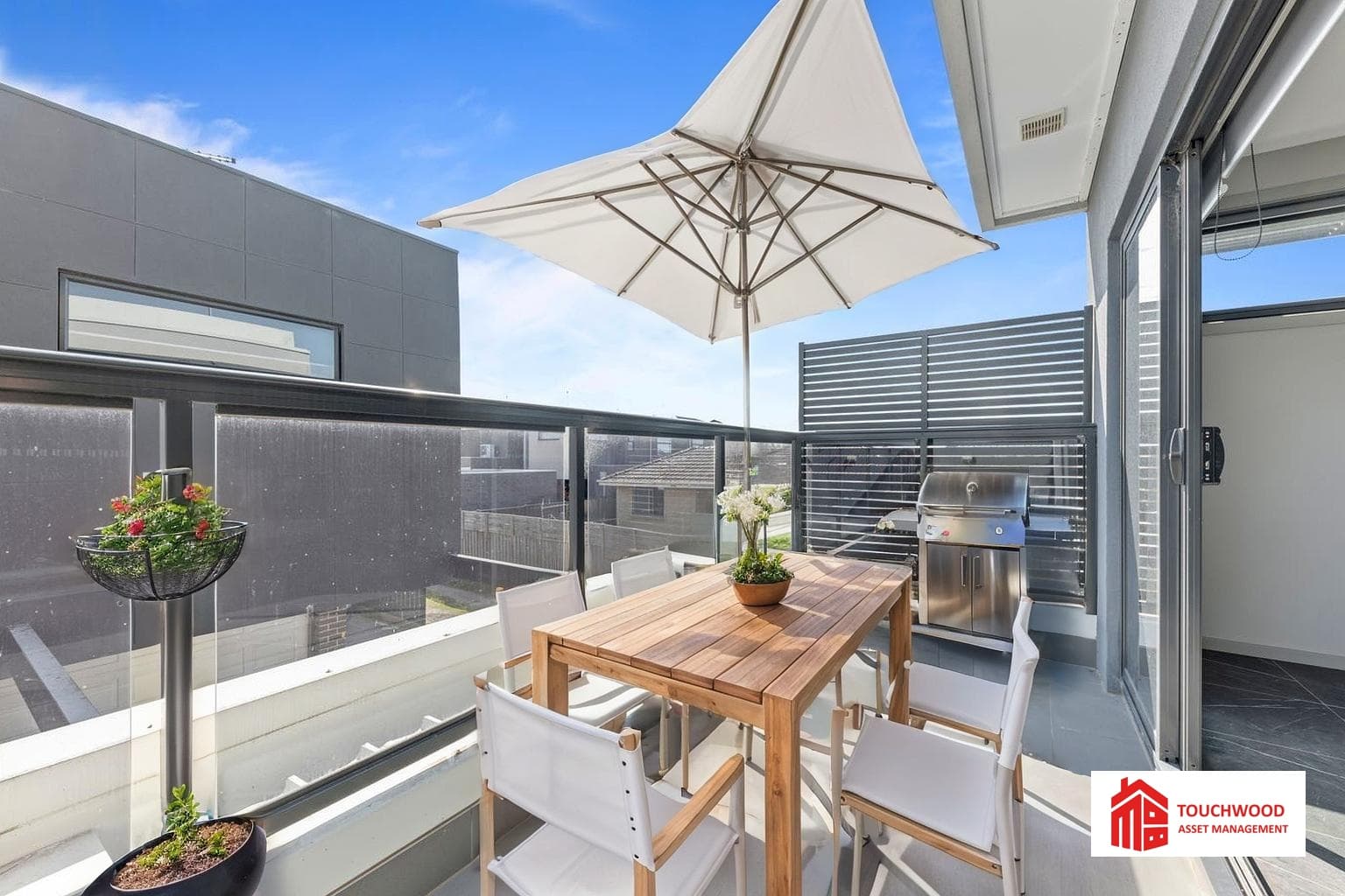 Private balcony with outdoor entertaining space